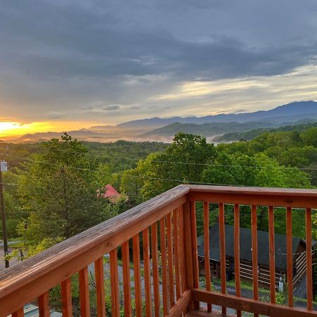 Villa A Walk In The Clouds By Eden Crest à Sevierville Extérieur photo
